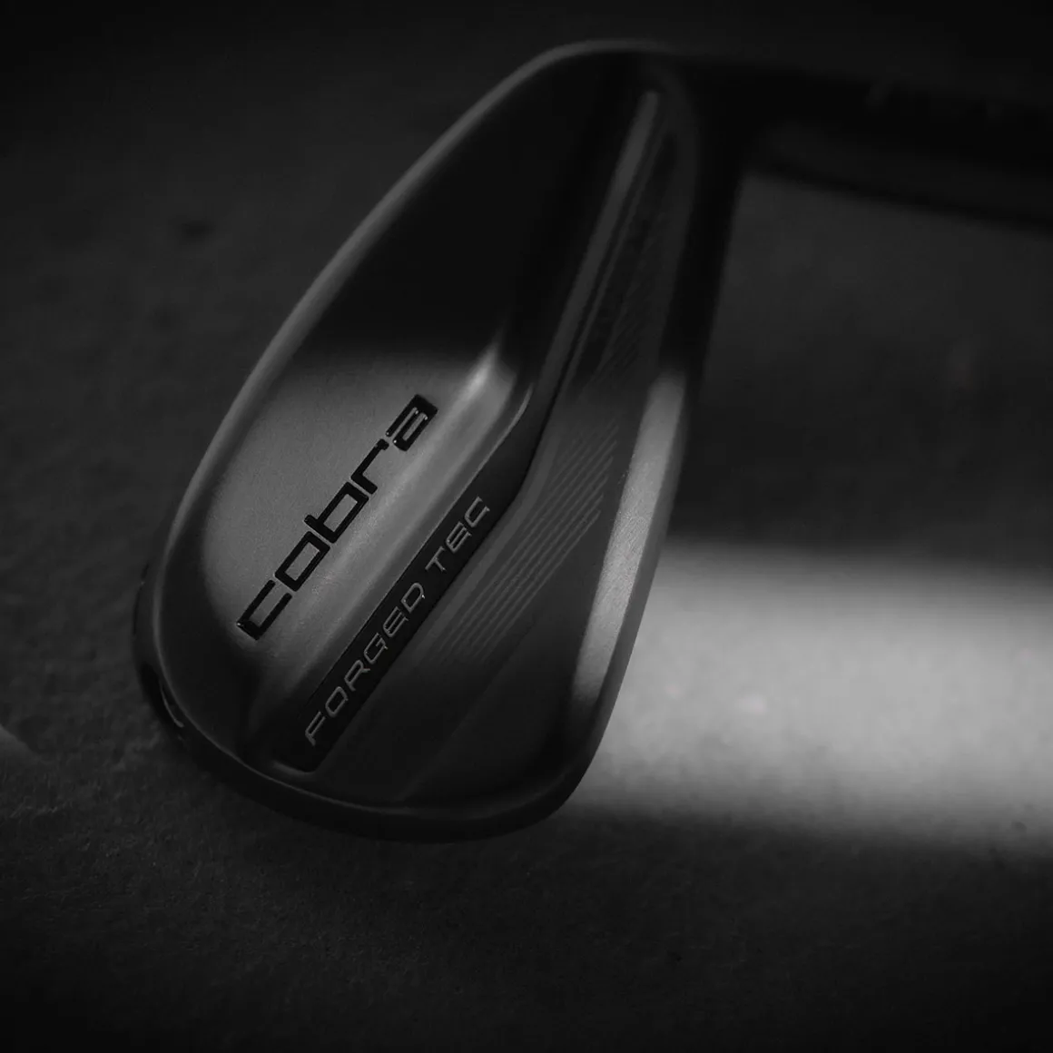 cobra_king_forged_tec_bla_4.webp COBRA King Forged TEC Black Steel Golf Irons