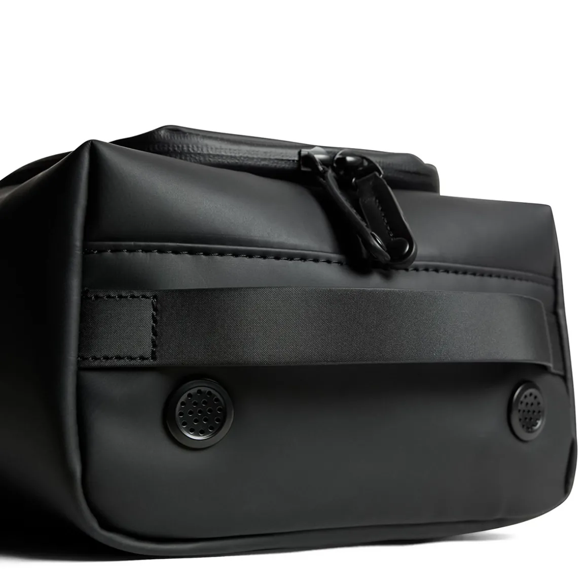 jlindeberg_golf_shoe_bag_3.webp J.Lindeberg Golf Shoe Bag