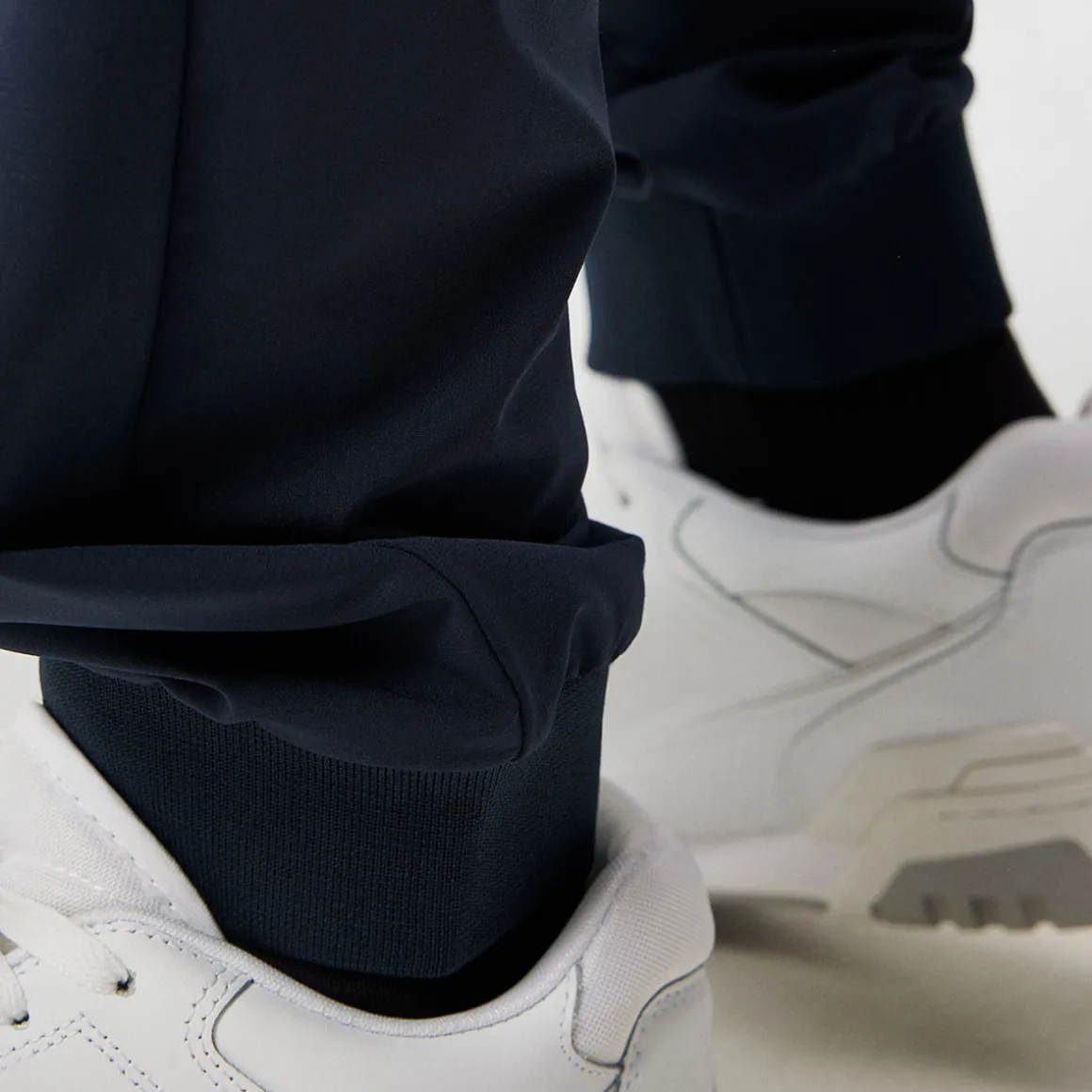 jlindeberg_mens_cuff_jogg_2.webp J.Lindeberg Men's Cuff Jogger Golf Trousers
