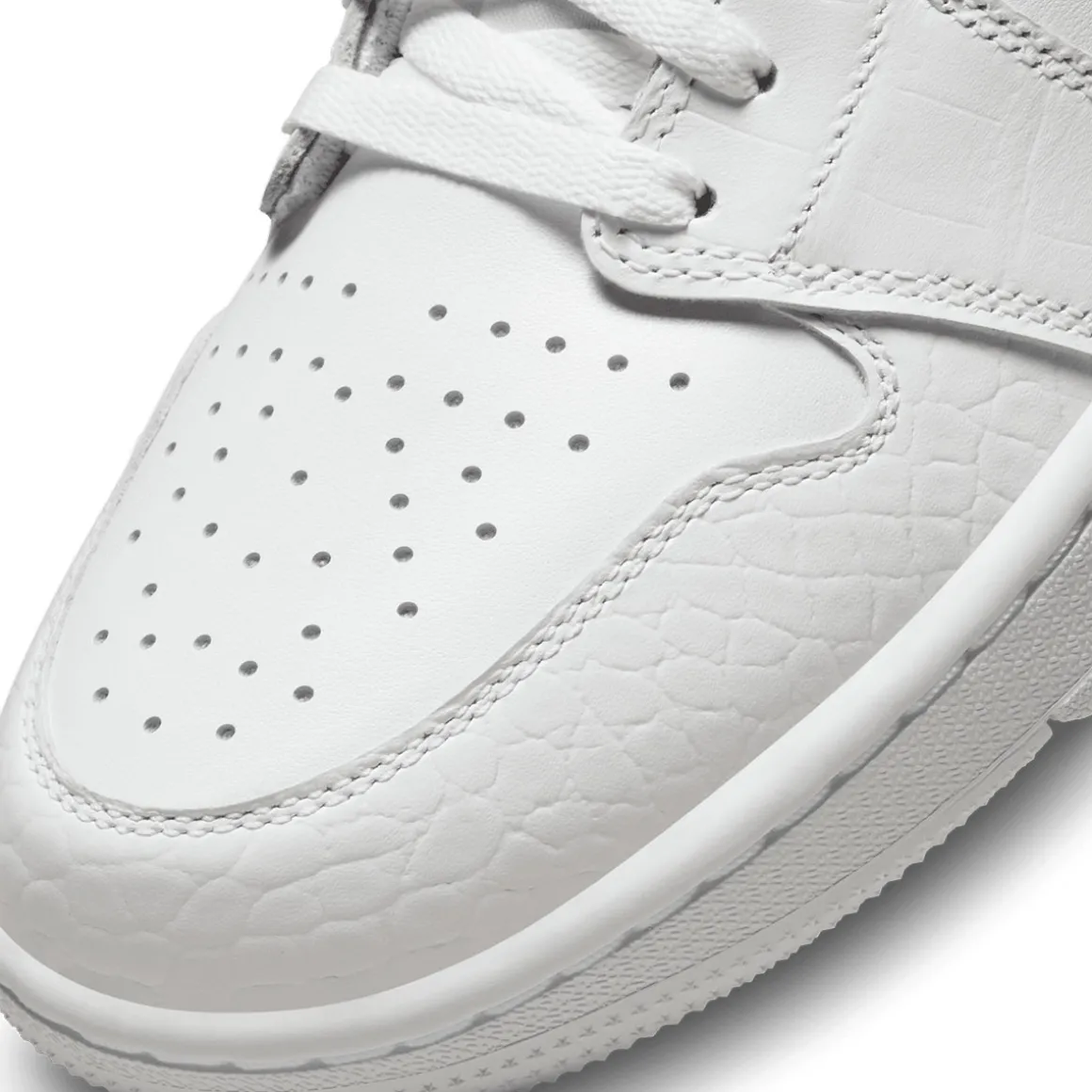 nike_mens_air_jordan__low_6-5.webp Nike Men's Air Jordan 1 Low G Waterproof Spikeless Golf Shoes