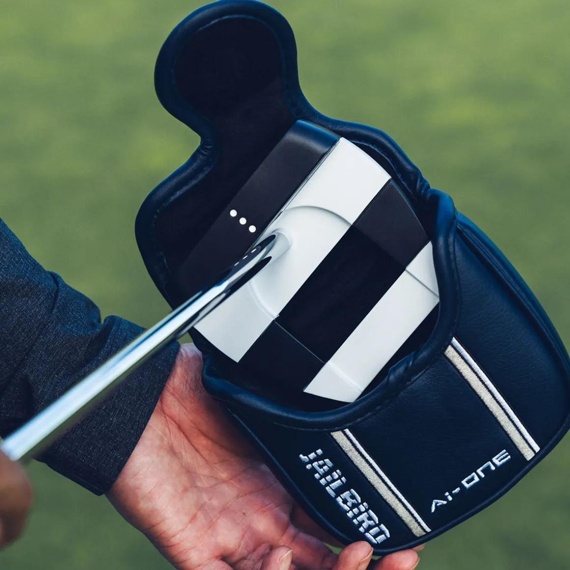 odyssey_aione_square__squ_9.webp Odyssey Ai-ONE Square 2 Square Jailbird Oversize Golf Putter