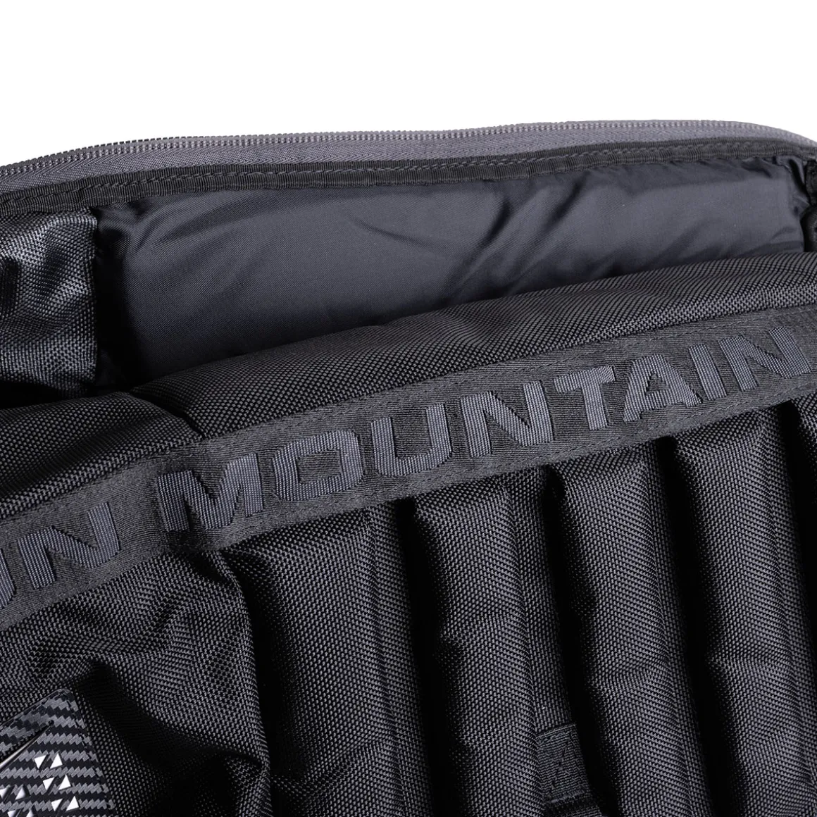 sun_mountain_kube_travel__2.webp Sun Mountain KUBE Travel Cover