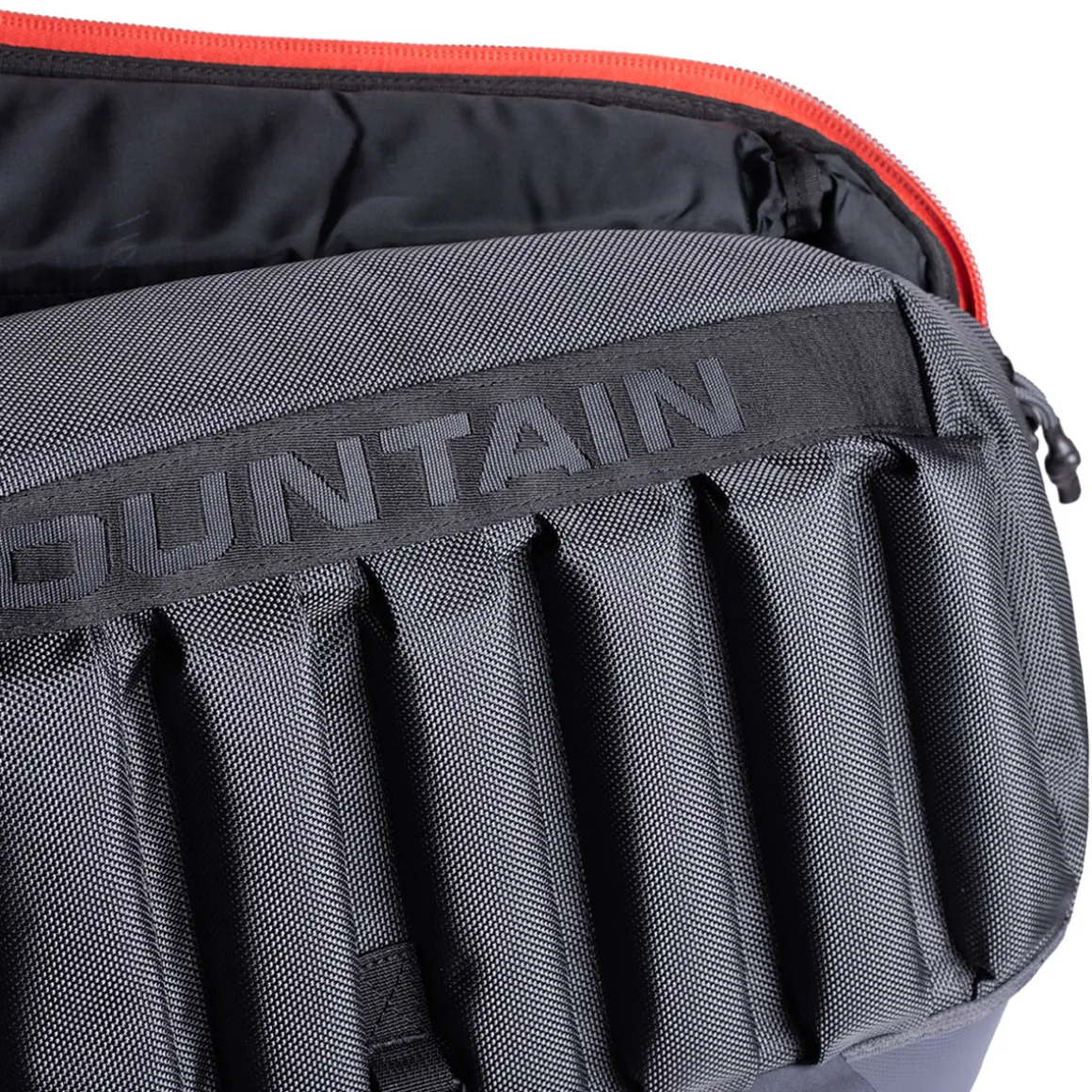 sun_mountain_kube_travel__3-2.webp Sun Mountain KUBE Travel Cover