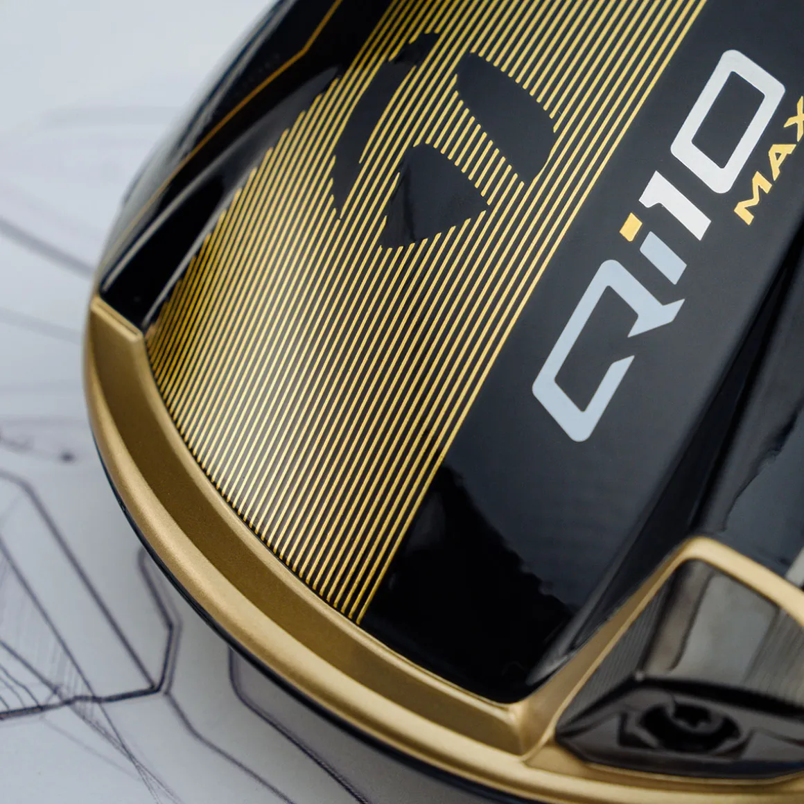taylormade_qi_max_designe_8.webp TaylorMade Qi10 Max Designer Series Black Gold Golf Driver