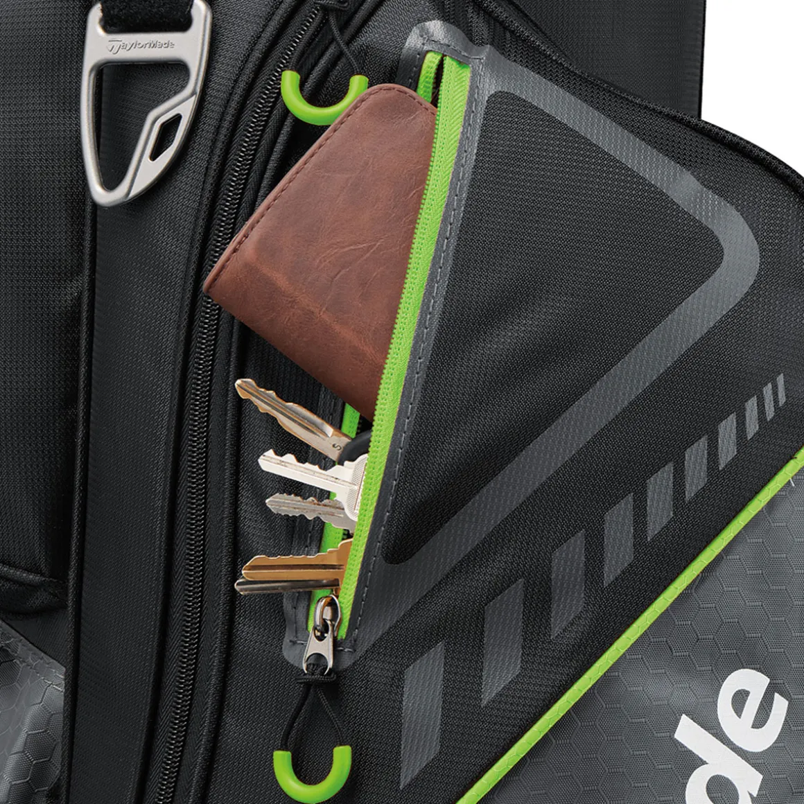 taylormade_select_plus_li_8-1.webp TaylorMade Select Plus Lightweight Golf Cart Bag