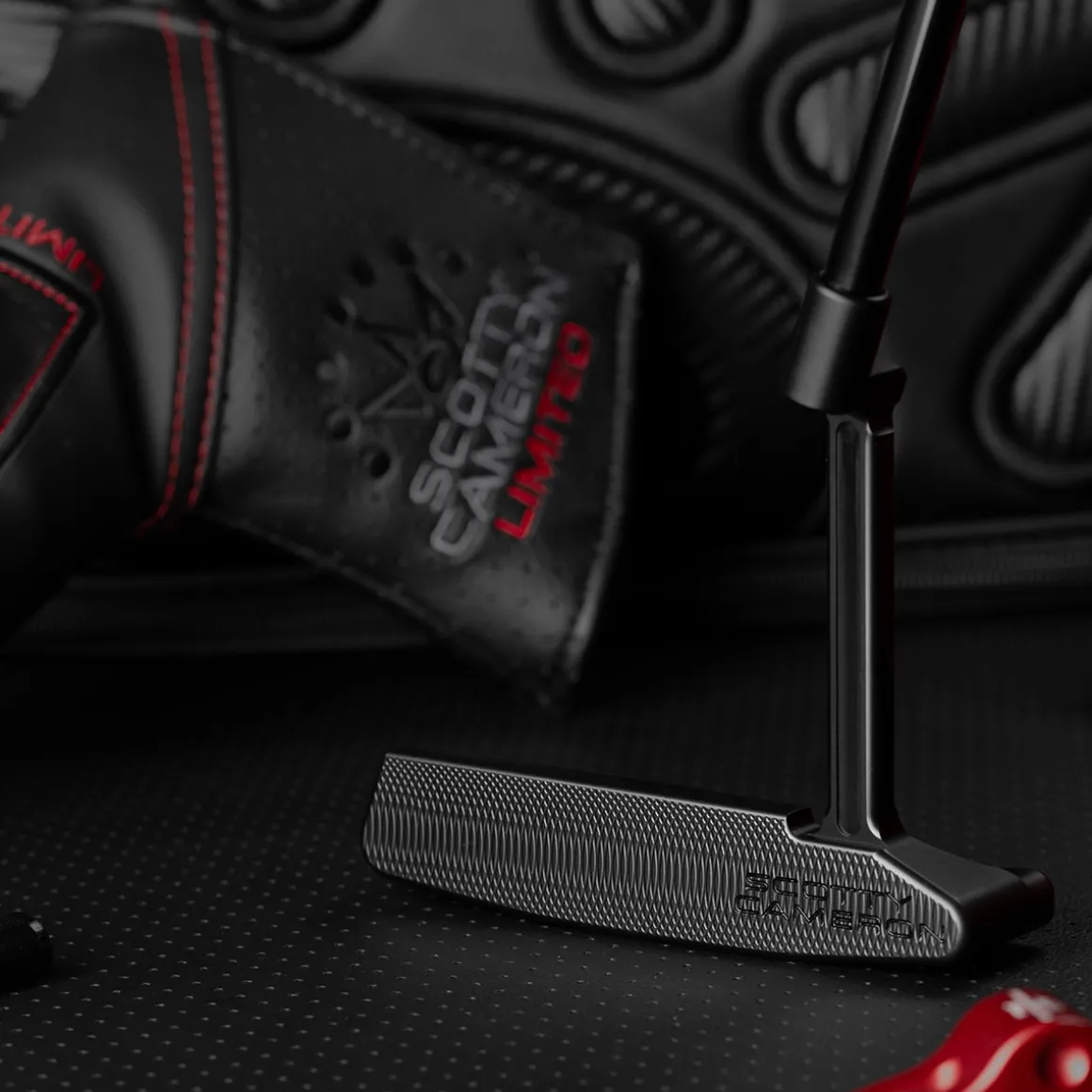 titleist_scotty_cameron_l_7-1.webp Titleist Scotty Cameron Limited Edition B3 Triple Black Newport 2 Long Neck Golf Putter