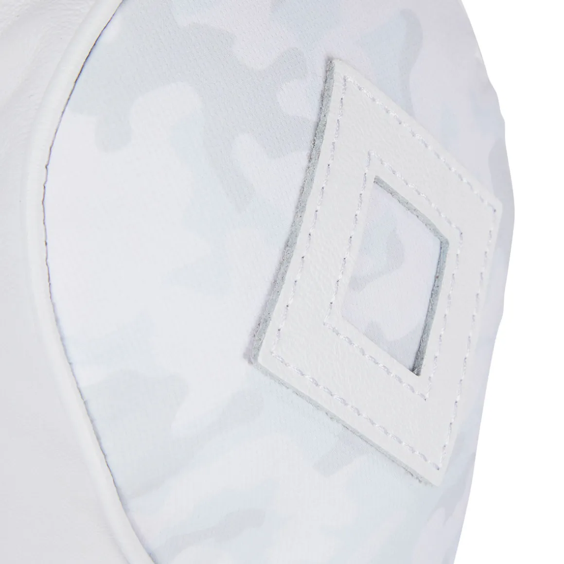 titleist_white_out_golf_f_3.webp Titleist White Out Golf Fairway Wood Head Cover