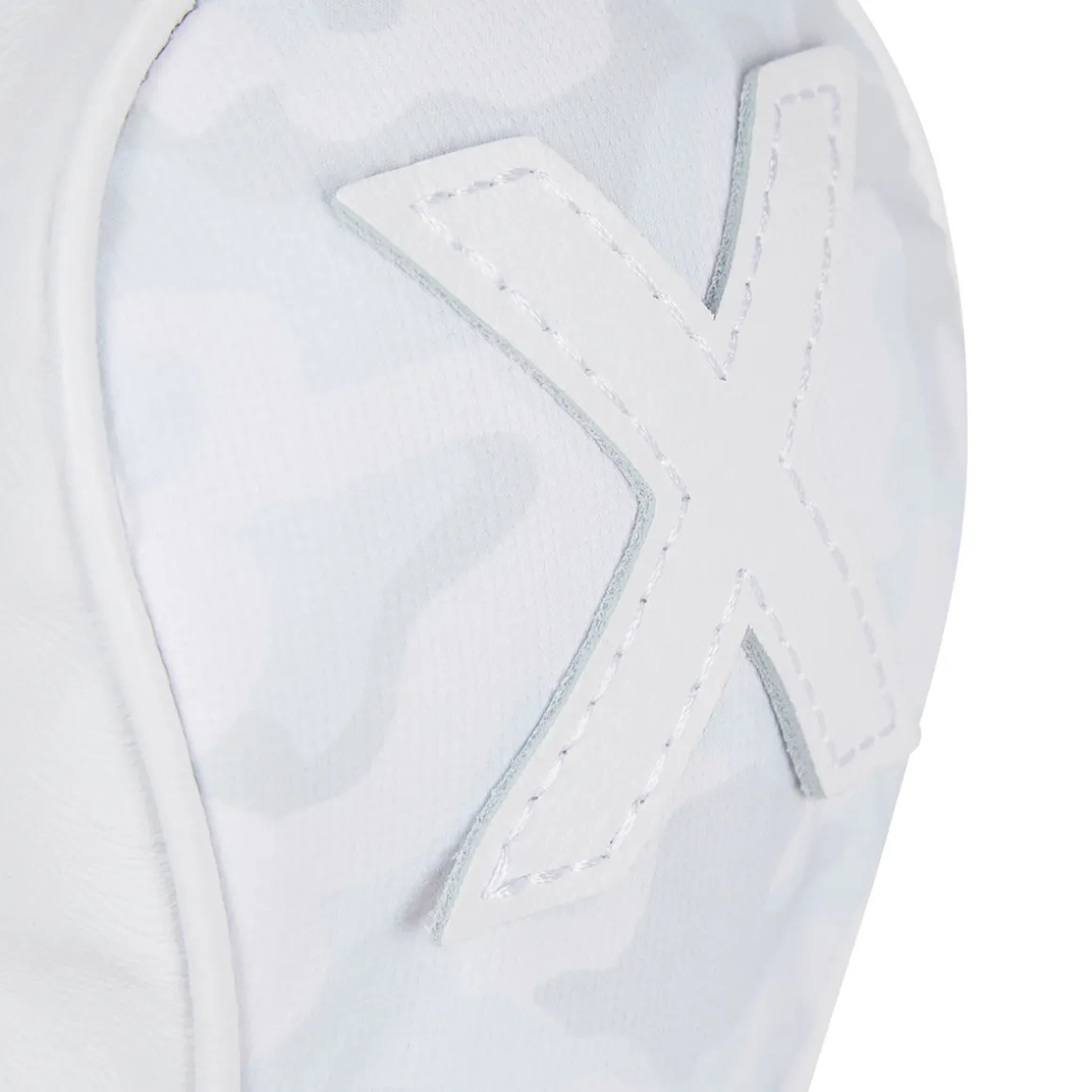 titleist_white_out_golf_h_3.webp Titleist White Out Golf Hybrid Head Cover
