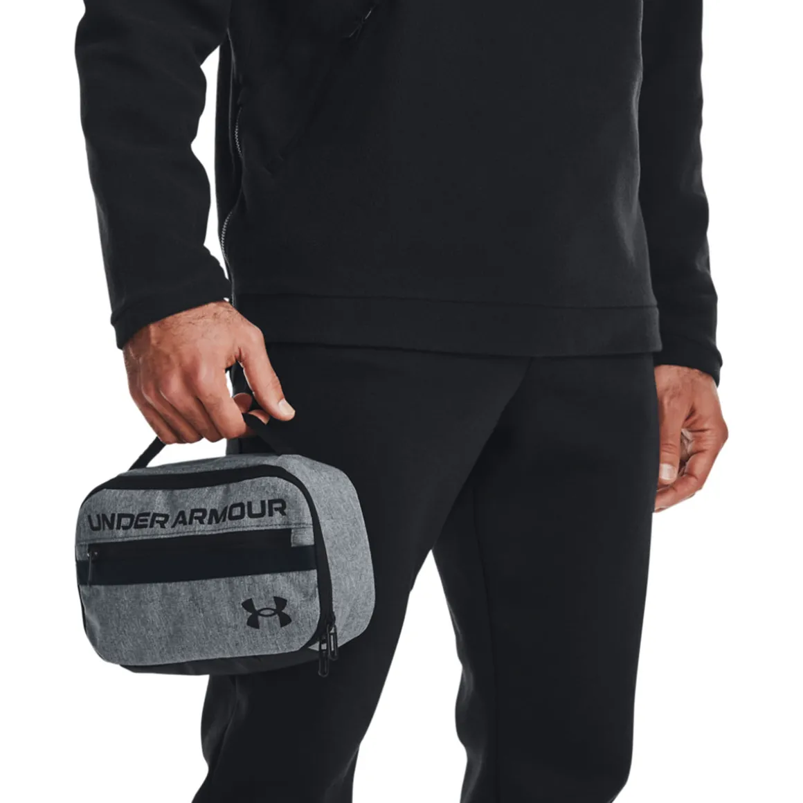 under_armour_contain_golf_3.webp Under Armour Contain Golf Travel Kit Bag